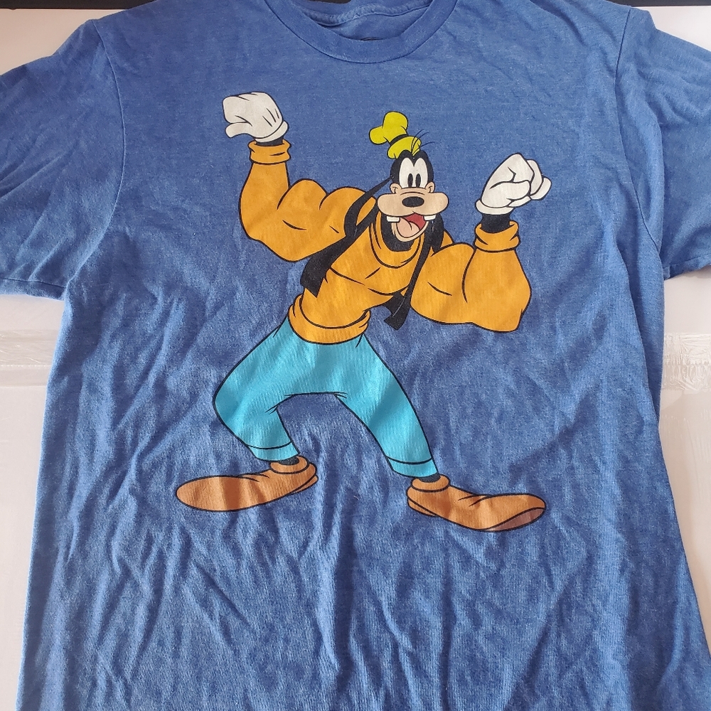 Goofy disney t-shirt